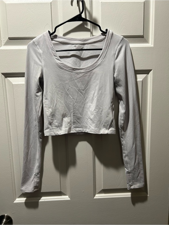 Athleta Tops - Athleta Shanti Long Sleeve Scoop Neck Yoga Crop Top Gray Size XS